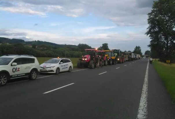 Élő Vidék Gazda Platform: Tegye ki mindenki a traktorjára a település nevét ahonnan érkezik, mutassuk meg magunkat!