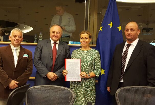 Az Élő Vidék Gazda Platform ma leadta a szlovákiai gazdák petícióját Brüsszelben