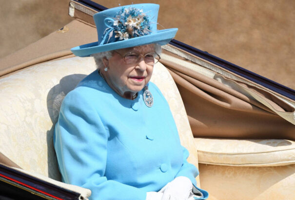 Pompás felvonulással ünneplik a 92 éves Erzsébet királynőt