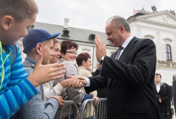 Nyílt nap az Elnöki Palotában. Kiska üdvözölte a látogatókat