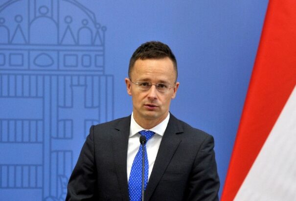 Szijjártó Péter: Nem lehet, hogy egyes európai országok két lábbal tapossák a kisebbségi jogokat
