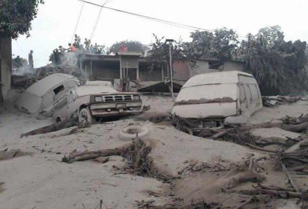 Kitört Dél-Amerika egyik legveszélyesebb vulkánja – 38-an azonnal meghaltak a tűzárban (VIDEÓ)