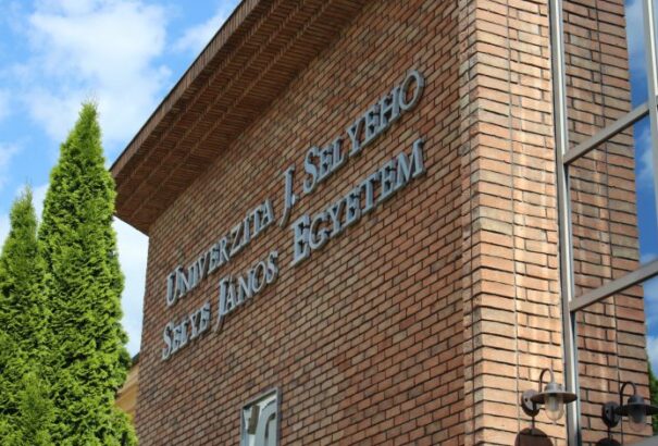 Egy képzés, két diploma a Selye János Egyetem Gazdaságtudományi Karán