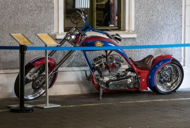 Kaliňák az Egyesült Arab Emirátusok sejkjétől kapta a 190 ezer eurós motorját