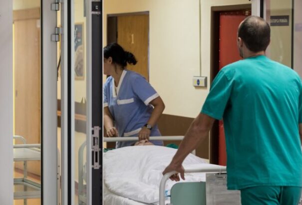 Őrület! Ittasan rendelt az orvos a losonci ügyeleten