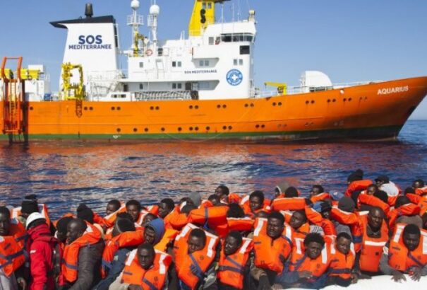 Problémás migránshajó: Málta és Olaszország elküldte, Spanyolország befogadja