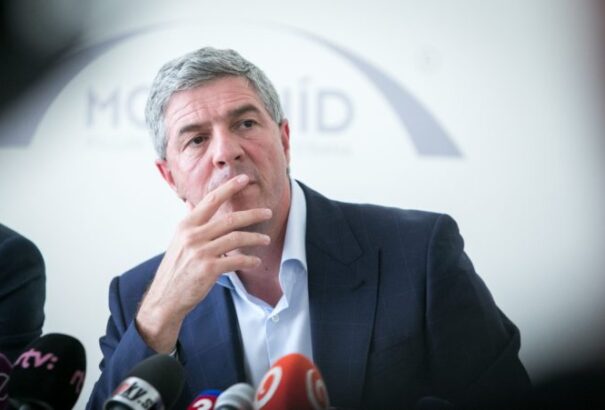 Bugár állítja, nem felelősségvállalásra szólította fel Dankot, hanem döntésre. A Facebook máshogy emlékszik