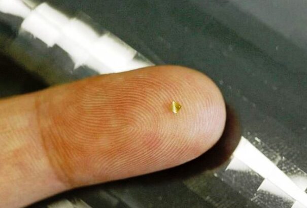 Bőr alá ültetett mikrocsip az új divat a svédeknél