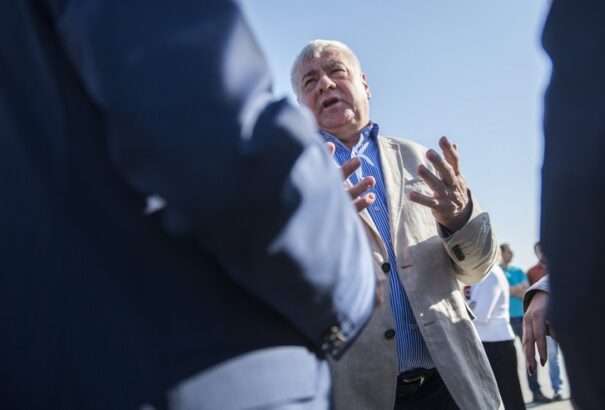 Az ellenzék tiltakozik az R2-es megépítése ellen. Érsek szerint 20 évig hanyagolták el a déli infrastruktúrát