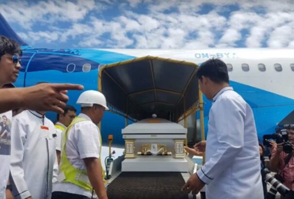 A szlovák kormánygép hazaszállította Henry Acorda holttestét