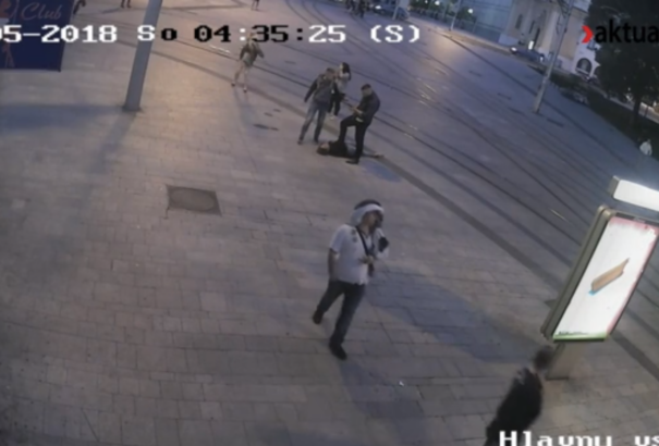 Brutális: Itt a teljes videó a fülöp-szigeteki férfi megöléséről