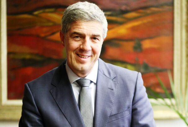 Lebo Bugár: Aki pont nem az, akire szükségünk van