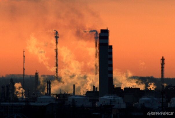 Petícióban tiltakoznak a Pozsony-környékiek a Slovnaft miatt