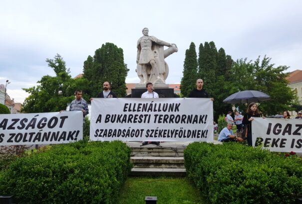 Székelyföldi terrorvád: A „politikai foglyok” szabadon bocsátását követelték Kézdivásárhelyen