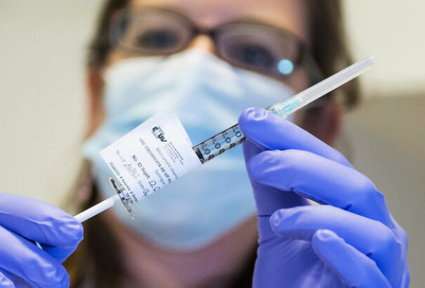 Kanyarójárvány: betiltott közösségi programok, rendőrség által felügyelt vakcinázások Kelet-Szlovákiában