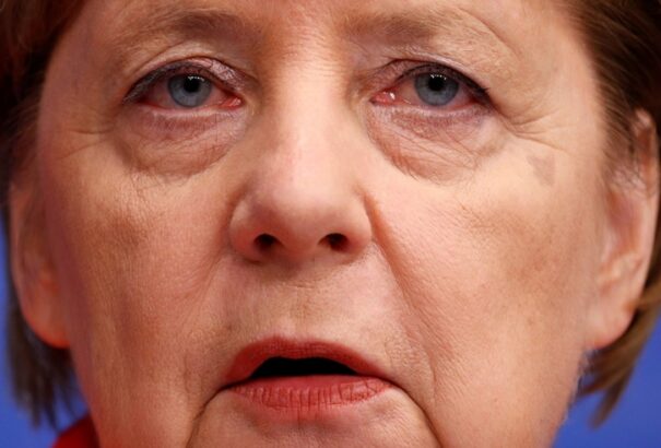 Alighogy visszaszerezte, Merkel megint kezdi elveszteni az irányítást: A V4 cáfolta, hogy migránsokat fogadna vissza