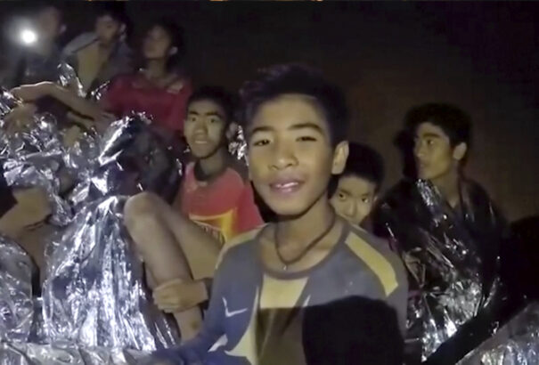 Levélben üzentek szüleiknek barlangban rekedt thai gyerekek