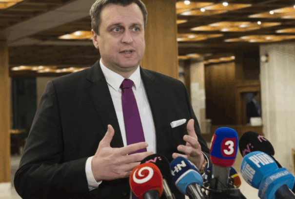 Danko: 2019 januárjától kezdhetnek el működni az üdülési utalványok