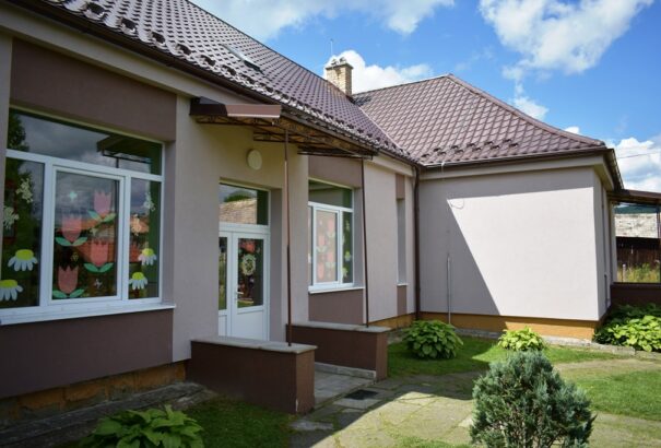 Iskola és óvoda-fejlesztési program a Medvesalatt