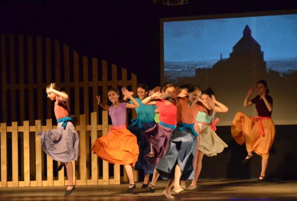 Újabb táncszínházi bemutató volt a füleki vár udvarán