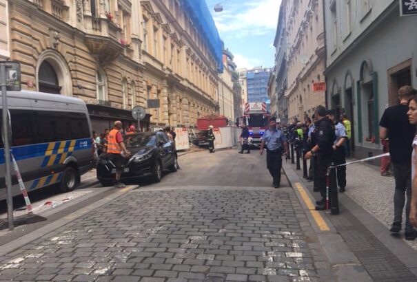 Egy egész emelet szakadt a munkásokra Prága belvárosában