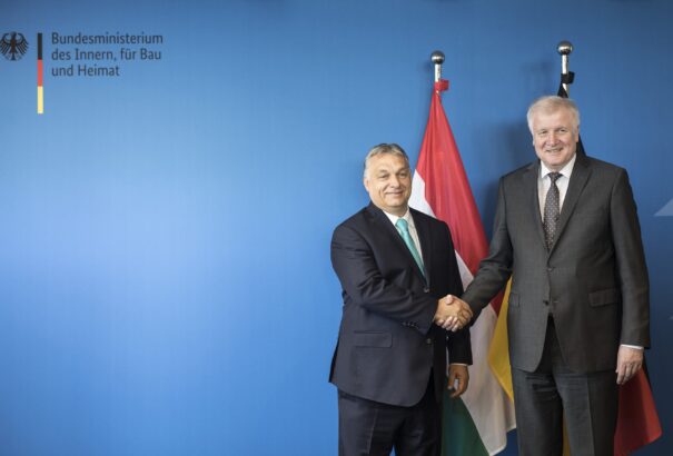 Orbán Berlinben: Magyarország nem akar visszafogadni senkit