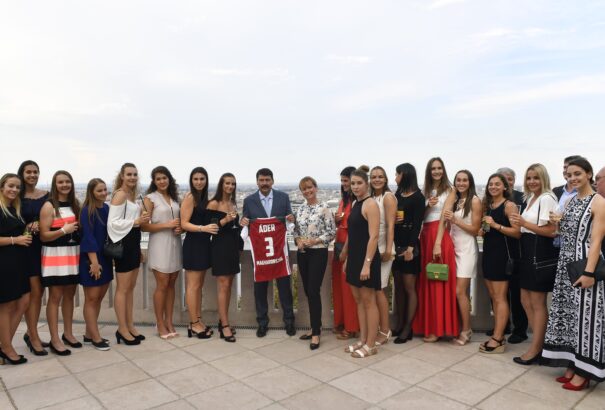 Női kézilabda junior-vb – Áder János tiszteletvacsorán fogadta az aranyérmes magyar válogatottat