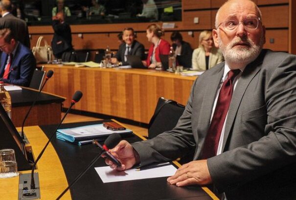 Kötelezettségszegési eljárás indult Lengyelország ellen a legfelsőbb bíróságról szóló törvény miatt