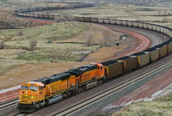 Pellegrini a kínai kormányfővel tárgyalt a szélesnyomtávú vasútvonal meghosszabbításáról