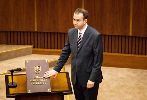 Smeres képviselő: A nemzeti büszkeség nélküli nemzet eltűnik, beolvad a többségi nemzetbe