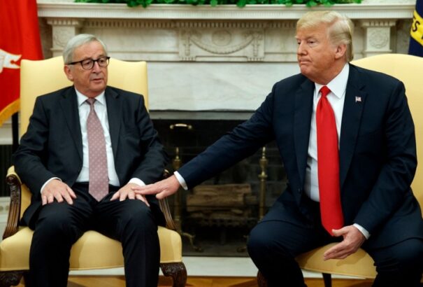 Amerika és Európa (látszólag) elásták a csatabárdot