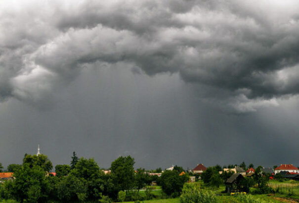 Elsőfokú viharriasztás van érvényben több járásban