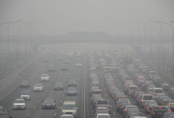 Két év alatt 1000 üzemet zárnának be Pekingben