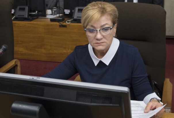 Gondok a Nemzeti Színháznál, a kultuszminiszter hazarendelné a szabadságoló igazgatót