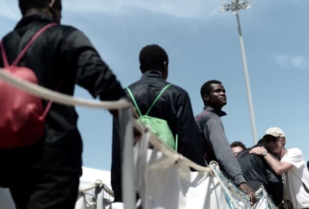 Fejenként hatezer eurót fizetne az EU a tagországoknak a migránsok elhelyezéséért