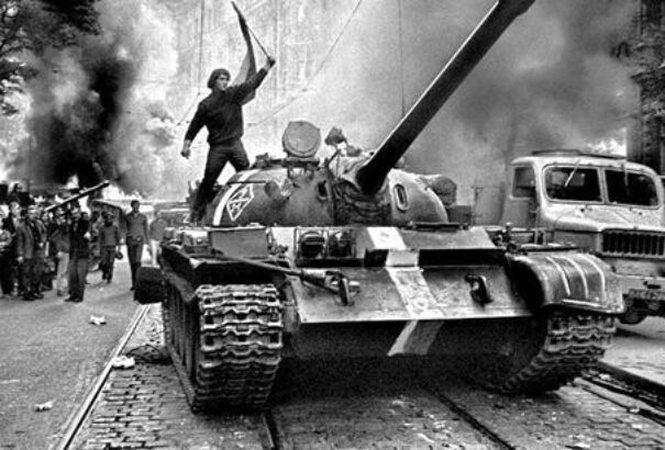 Csáky Pál: Ötven éves az „elvtársi segítség”