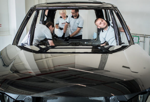 Hamarosan megkezdődik az autógyártás a nyitrai Jaguar gyárban