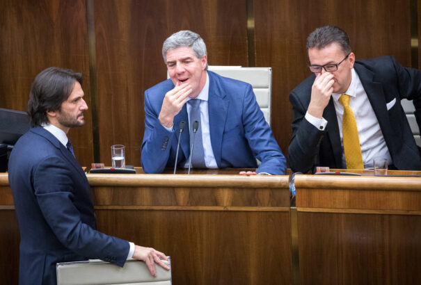 FOCUS-ügynökség: Stagnáló MKP és Most-Híd, tovább gyengült a Smer