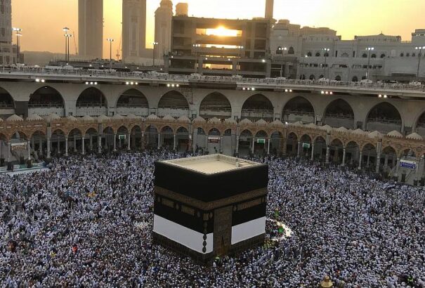 Megkezdődött a mekkai zarándoklat