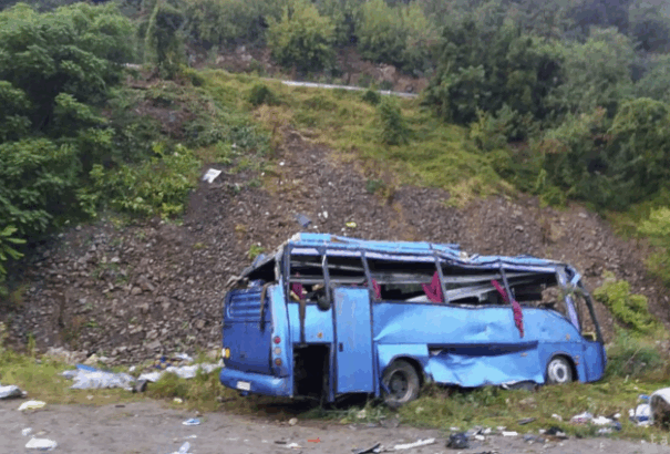 Tragikus buszbaleset történt Bulgáriában. 16 zarándok vesztette életét