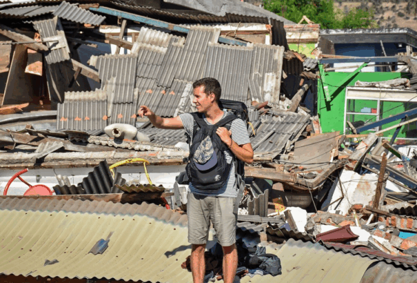 Egy szlovák férfi az indonéziai földrengésről: Sokkban voltunk. Mindenhol halott gyerekeket láttunk