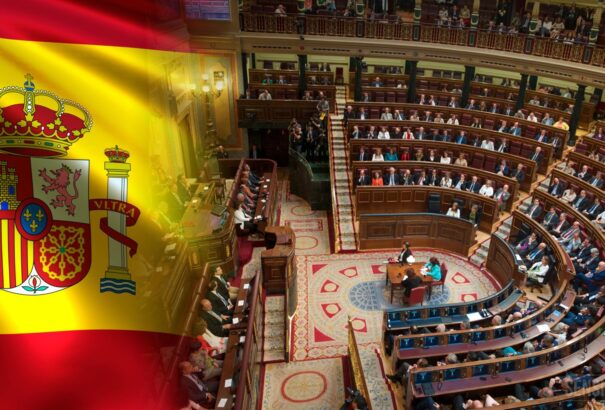 Spanyol politikai furcsaságok: „Véletlenül” elnyert kormányfőség és puhuló migrációs politika