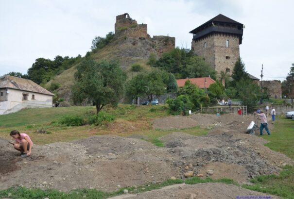 Értékes leletek kerültek elő a régészeti feltárásokon Füleken