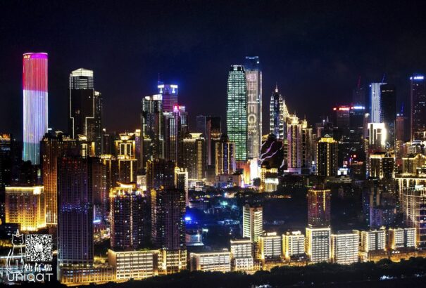 Augusztus 20. – Magyar nemzeti színű fényfestést kapott egy kínai felhőkarcoló