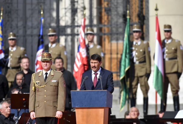 Augusztus 20. – Magyar államfő: Nincs módunk középszerűnek lenni