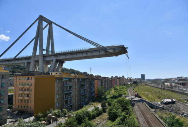 Félő, hogy leszakad a genovai híd megmaradt pillére is