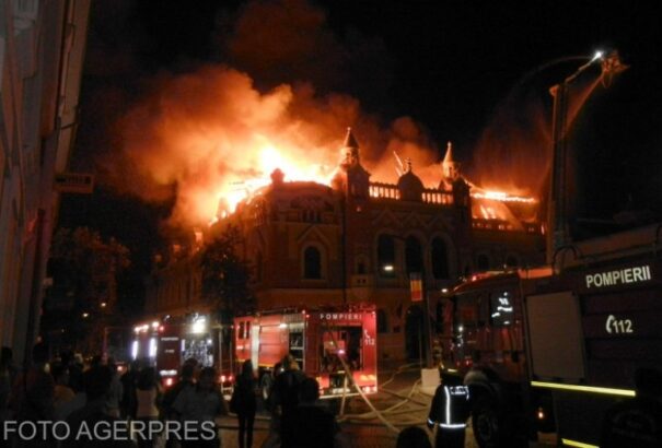 Leégett a Nagyvárad főterén álló görög-katolikus püspöki palota