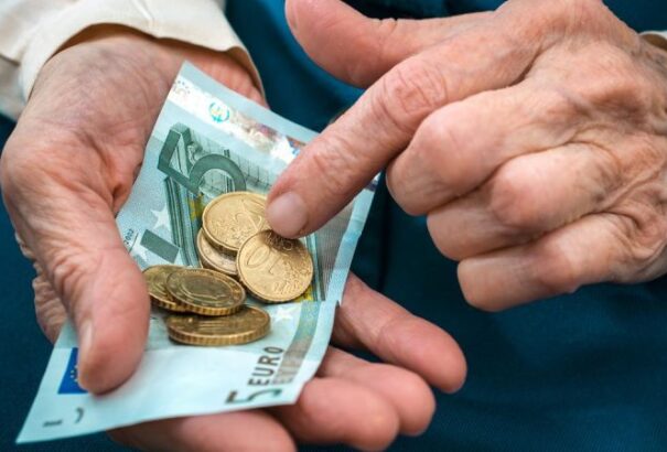 Szociális Biztosító: Nem kell nyugdíjba rohanni, nyugdíjas korban dolgozni még előnyösebb is lehet