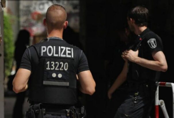 Németországban vádat emeltek a lányait 800-szor megerőszakoló apa ellen