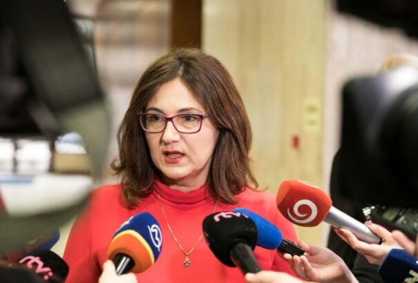 Lubyová 200 ezer eurót adott egy utazási irodának, hogy kurzusokat tartsanak a holokausztról. Az oktató egy erdész lesz